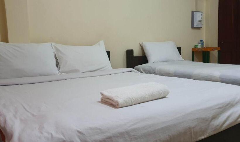 اتاق استاندارد سه نفره, Pakbeng Guesthouse