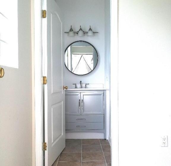 اتاق استاندارد با سرویس بهداشتی مشترک, Marpole Guest House
