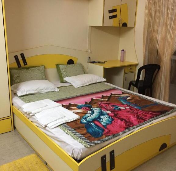 带大床的豪华间, Rosvilla Guest House