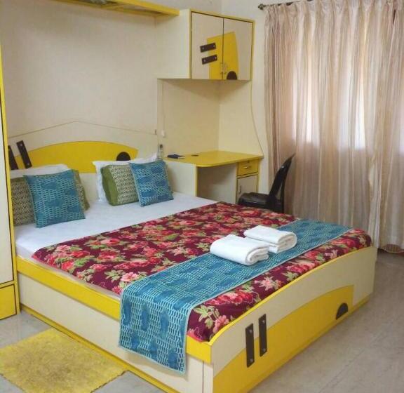带大床的豪华间, Rosvilla Guest House