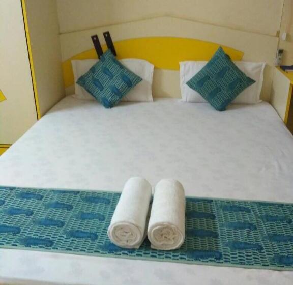 带大床的豪华间, Rosvilla Guest House