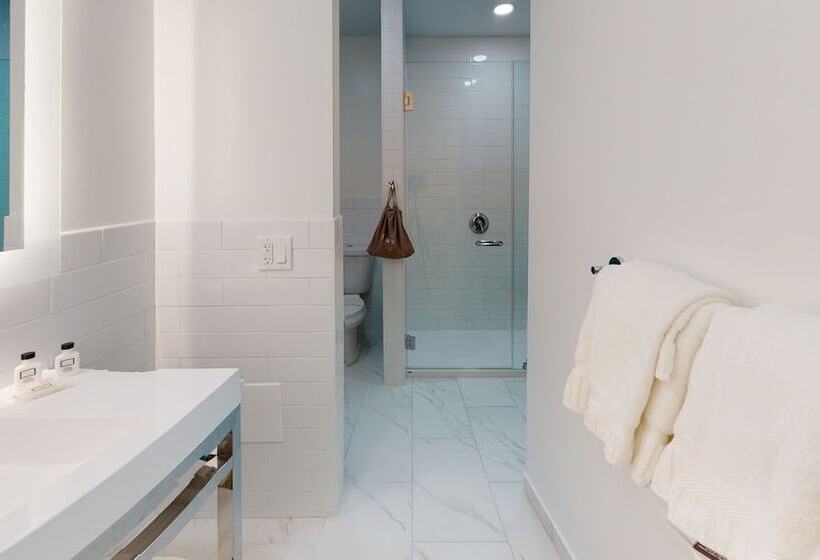 اتاق استاندارد با تخت بزرگ, The Hotel Maria