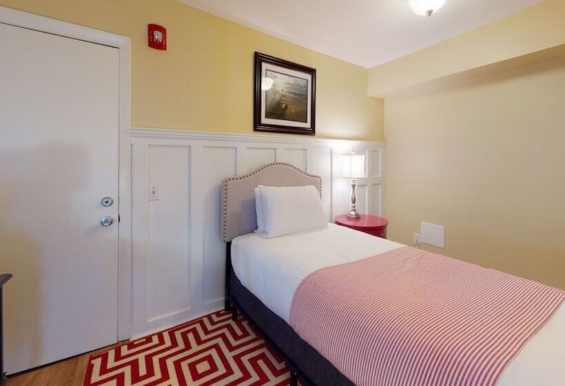 Suite Queen Bed, The Hotel Maria