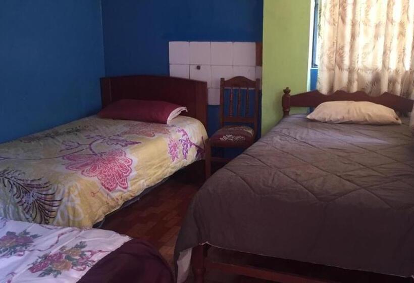 تختخواب در اتاق مشترک, Hostal Arcangel