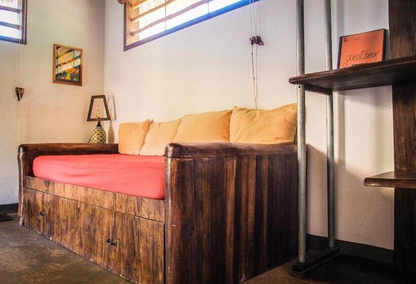 اتاق استاندارد چهار تخته, Vibra Guesthouse