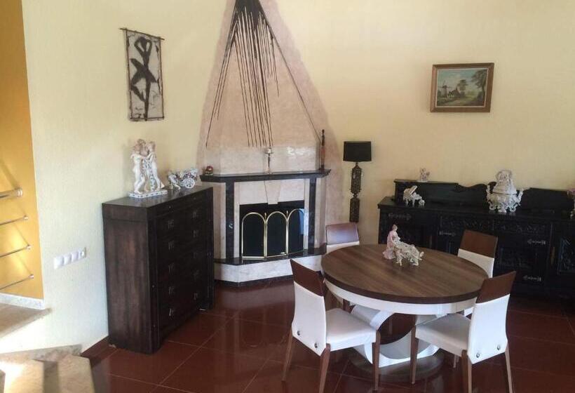 اتاق سوپریور با تخت بزرگ, Villa Ananuri