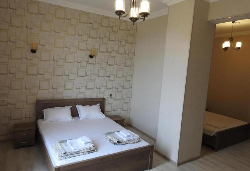 اتاق لوکس خانوادگی, White Hotel Guesthouse