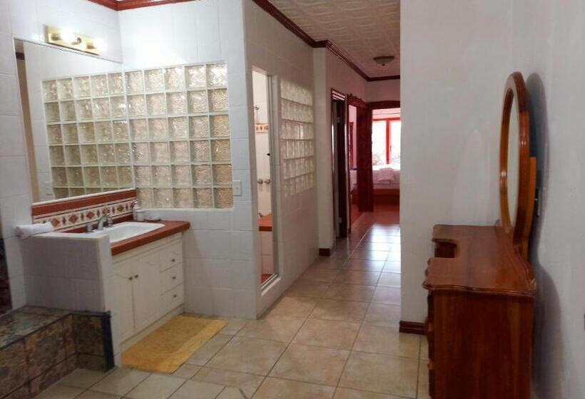 اتاق لوکس با تخت بزرگ, Loma Tranquila