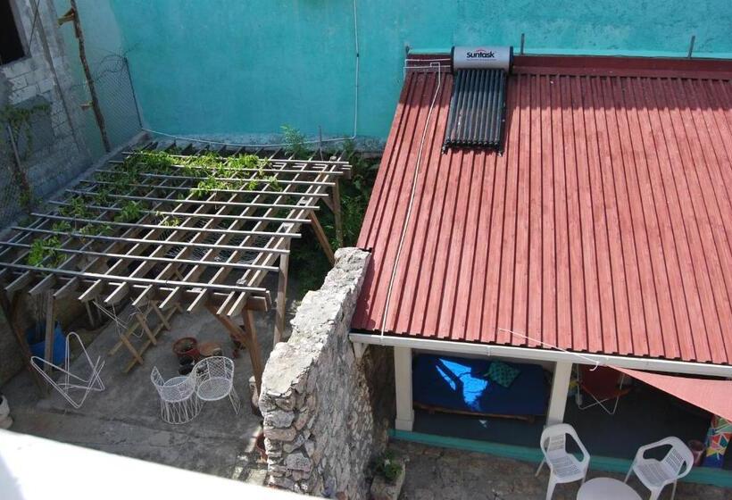 اتاق استاندارد چهار تخته, Mobay Kotch   Hostel
