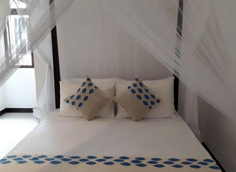 اتاق لوکس, Apna Homestay Apartments