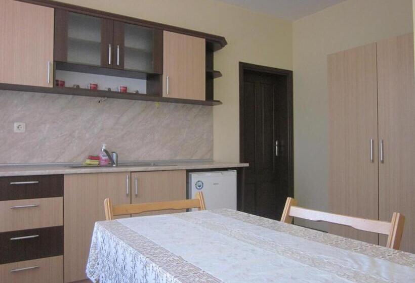 سوئیت جونیور با چشم‌انداز باغ, Panorama Guest House