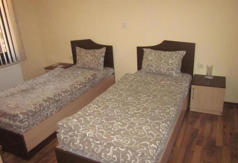 سوئیت پرزیدنت, Panorama Guest House