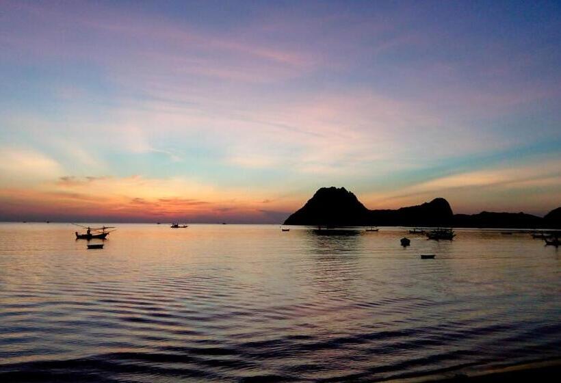 خانه 2 خوابه, Seesea Thai Wooden House On Beachfront