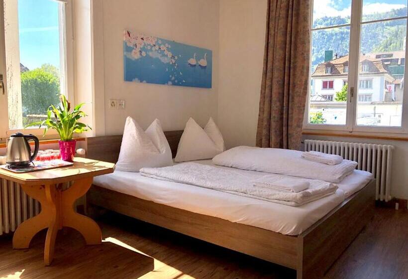 Standard Neljän Hengen Huone, Interlaken Marco Hostel