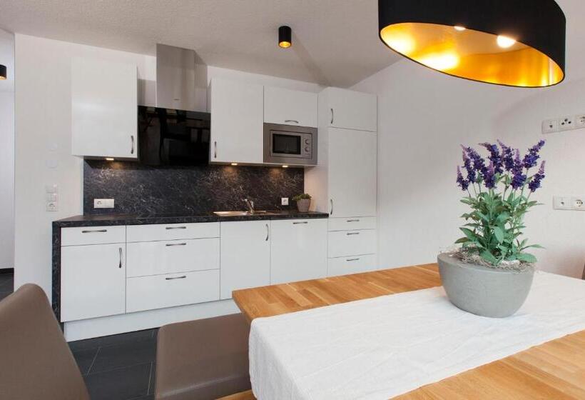 آپارتمان 1 خوابه با بالکن, Nowders Apartments