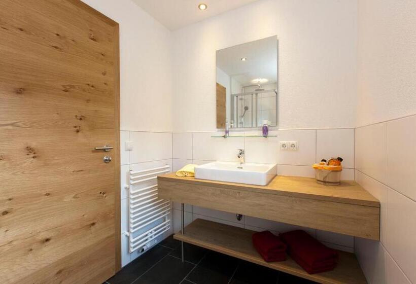آپارتمان 1 خوابه با بالکن, Nowders Apartments