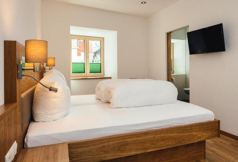 اتاق لوکس, Nowders Apartments