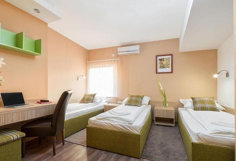 اتاق کلاسیک سه تخته, Bed & Breakfast Park Gate