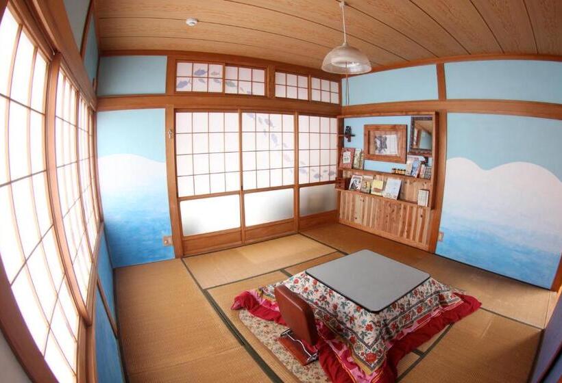 Casa 1 Dormitório, Katsuo Guest House
