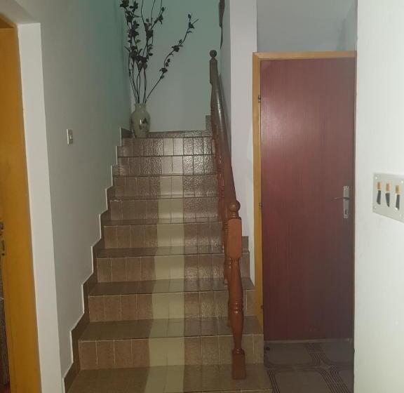 اتاق استاندارد با سرویس بهداشتی مشترک, Sobe I Apartmani Marović