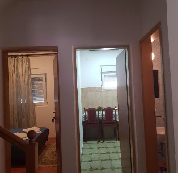 آپارتمان 1 خوابه, Sobe I Apartmani Marović