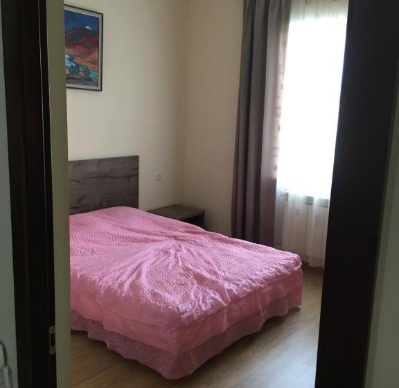 اتاق استاندارد, Art Guesthouse
