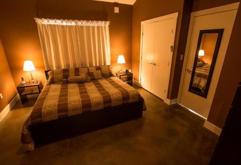 بانگلوی استاندارد 2 خوابه, Crooked Tree Guest Suites