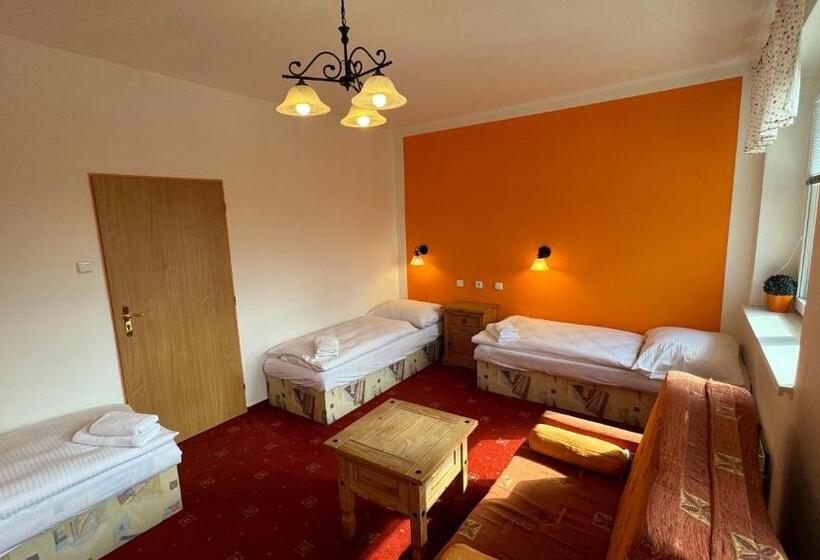 Deluxe Suite King Bed, Penzion Janoštík