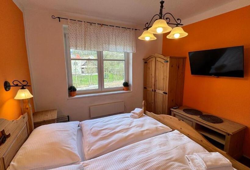 Deluxe Suite King Bed, Penzion Janoštík