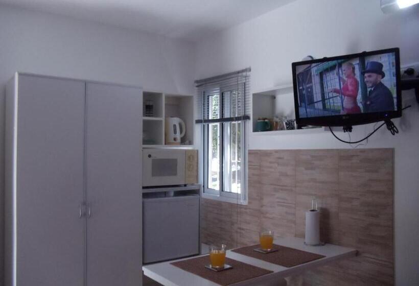 اتاق استاندارد, Dandy Suites