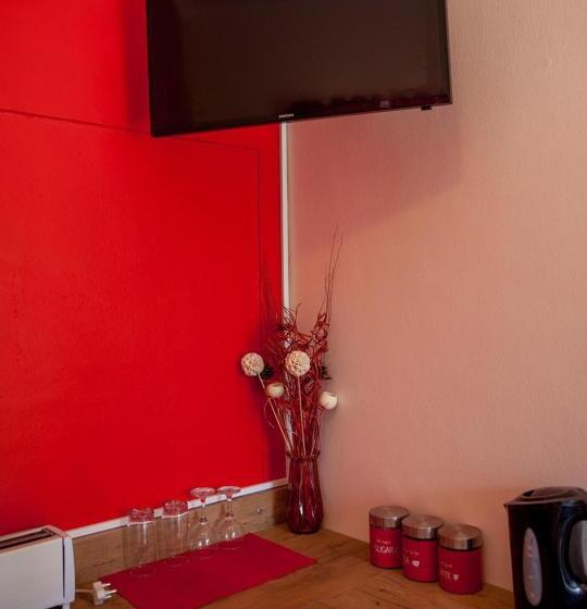 اتاق اکونومی, Stay Cleverly Self Catering Apartments