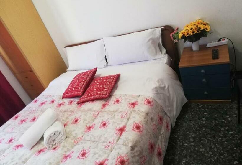 اتاق استاندارد با سرویس بهداشتی مشترک, Venice Park House