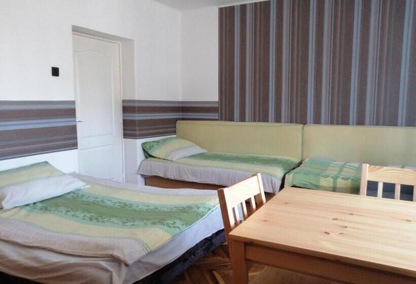 Economy Quadruple Room, Belvárosi Vendégház