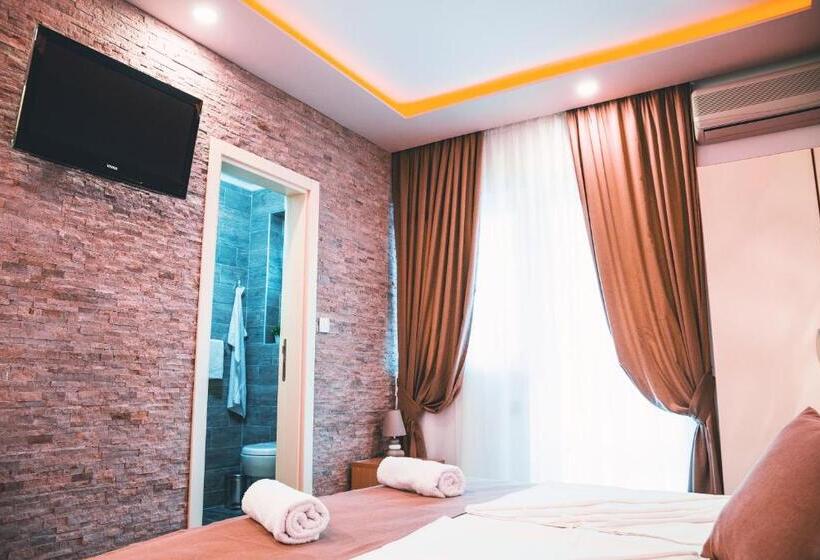 استودیوی استاندارد, Guest House S Lux