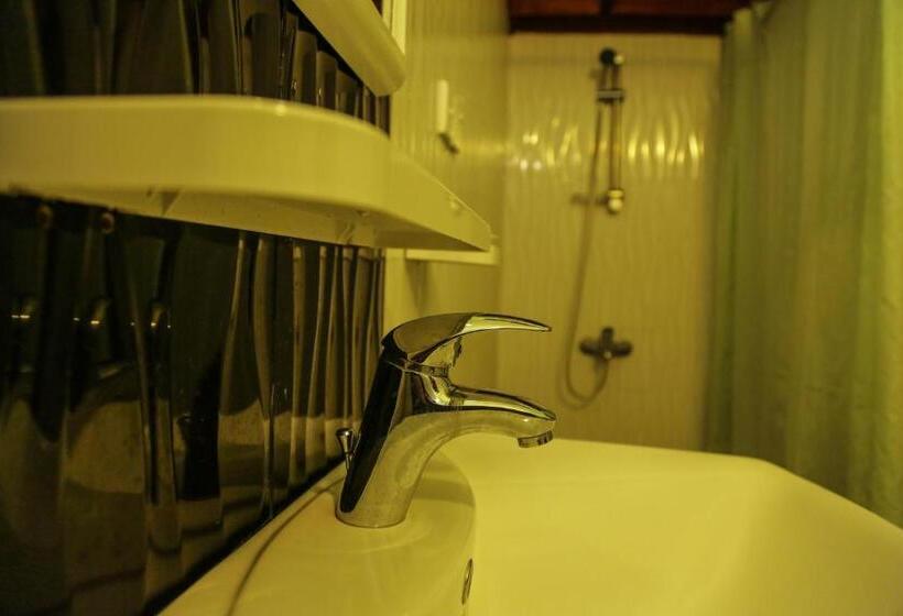 اتاق استاندارد, Kandyan Hideout