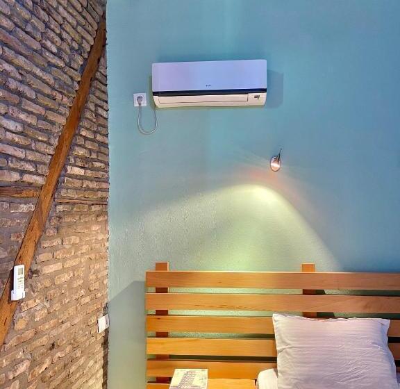 اتاق راحتی سه تخته, Guest House Savane
