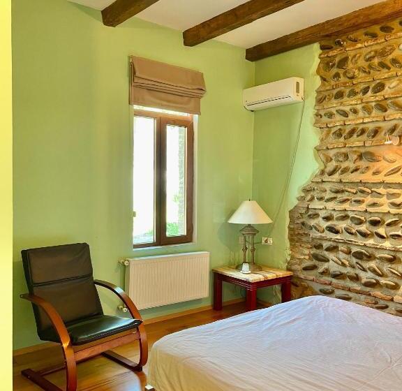 اتاق لوکس با تخت بزرگ, Guest House Savane