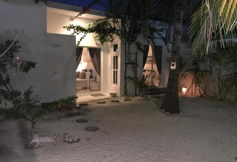 اتاق لوکس با چشم‌انداز دریا, Kahanbu Ocean View