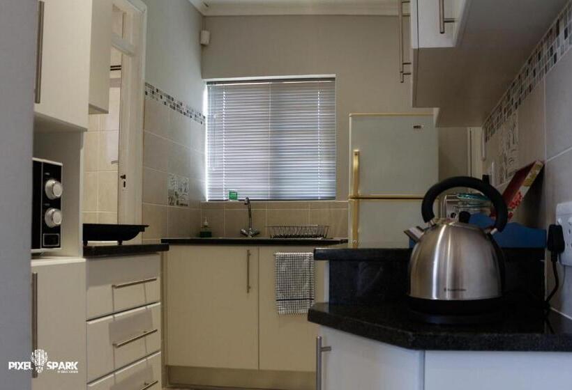 اتاق لوکس, Tyday Accommodation