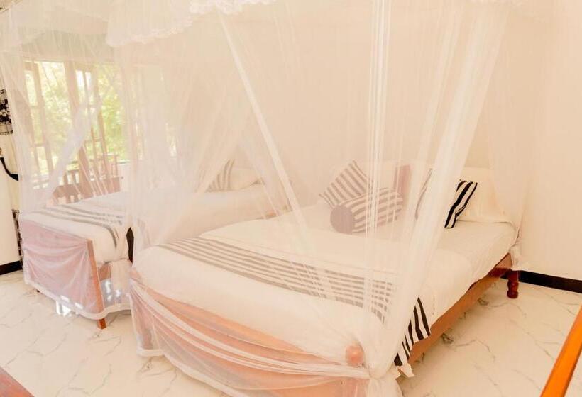 اتاق استاندارد سه نفره, Samiru Guest Inn Ella