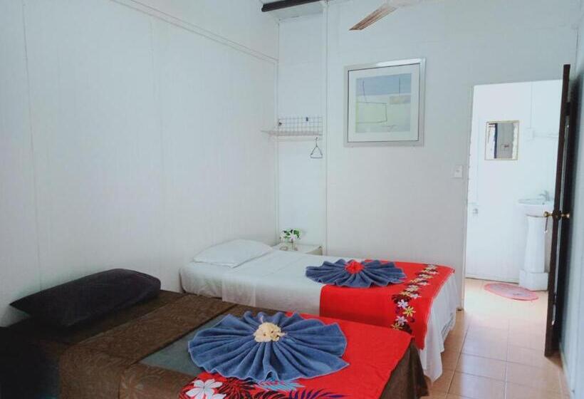 اتاق استاندارد با چشم‌انداز باغ, Olivias Accommodation