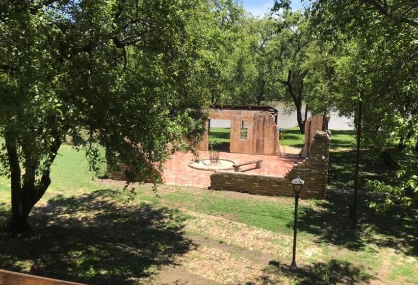 کلبه ییلاقی, Serenity Guesthouse