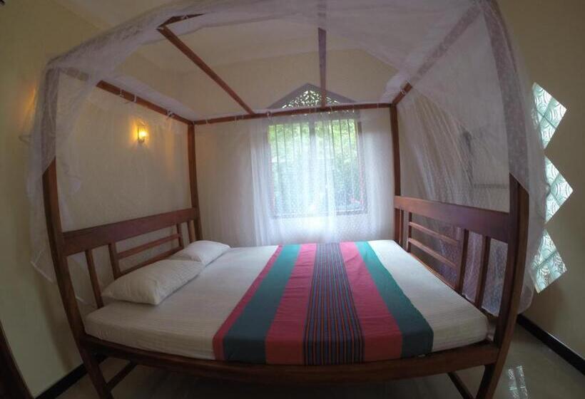 اتاق استاندارد اینتریور, Tiny Royal Palace
