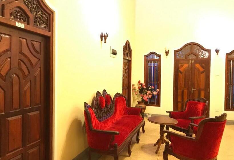 اتاق استاندارد, Tiny Royal Palace