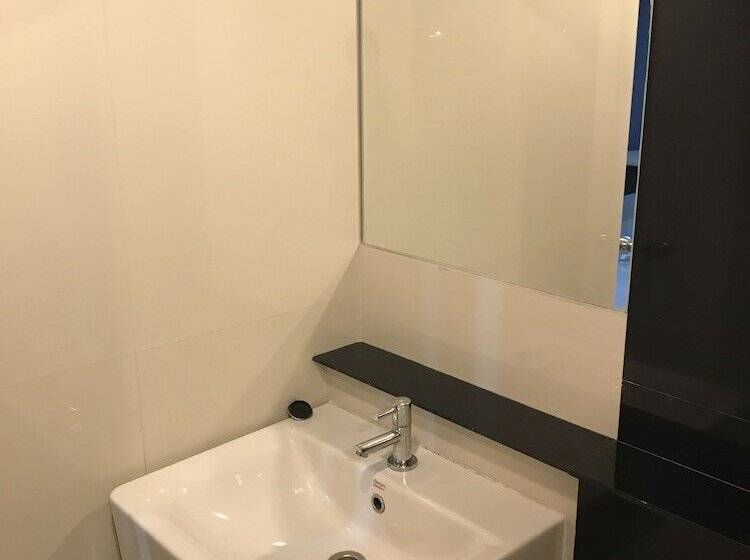 استودیوی سوپریور, Ploen Ploen Residence