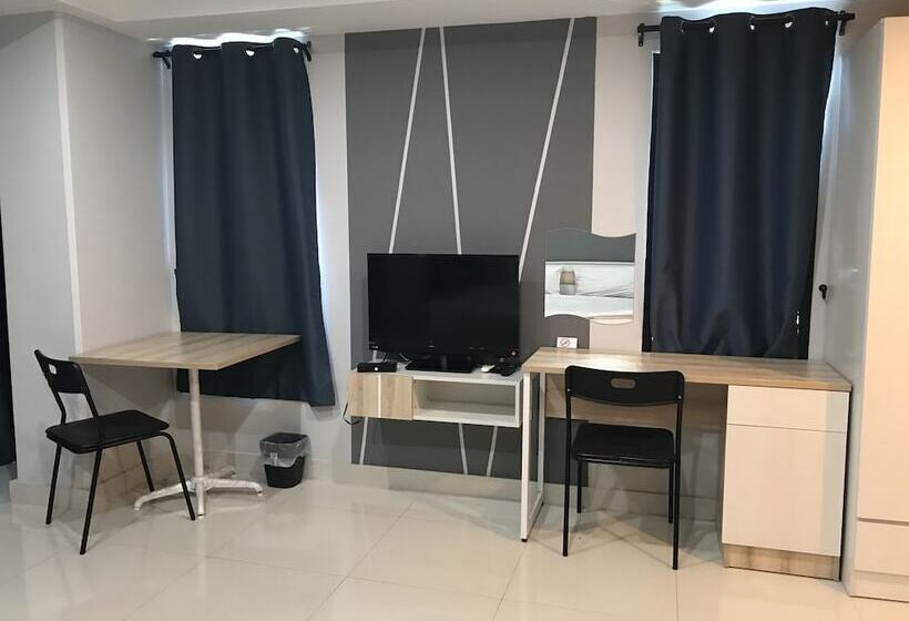استودیوی سوپریور, Ploen Ploen Residence