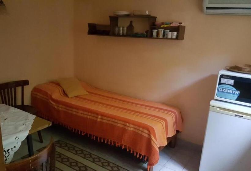 استودیوی استاندارد, Apart Hotel Sahara