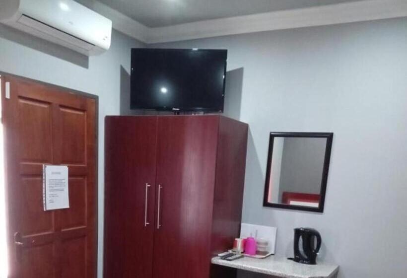 غرفة قياسية رباعية, Grand Central Guesthouse