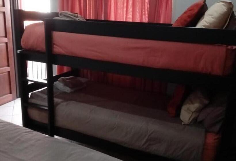 غرفة قياسية رباعية, Grand Central Guesthouse