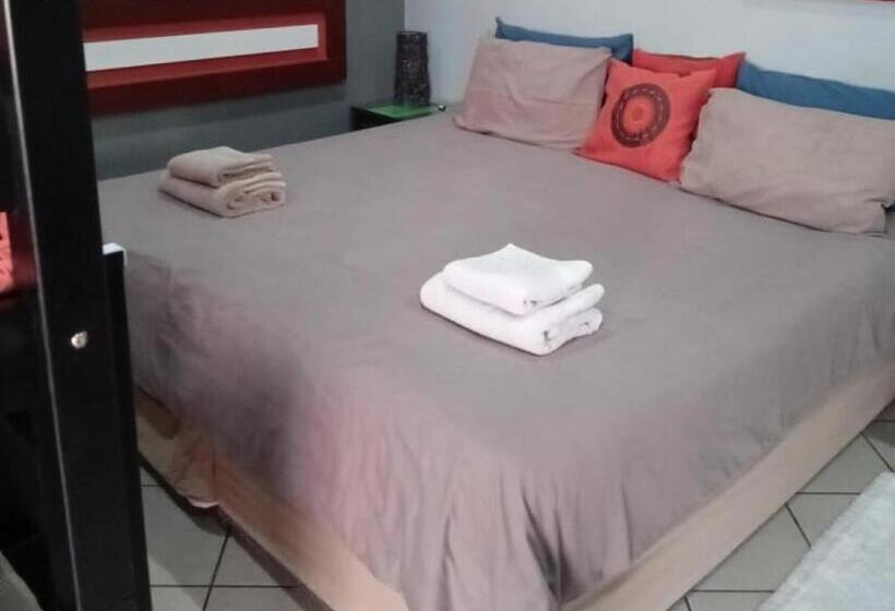 غرفة قياسية رباعية, Grand Central Guesthouse